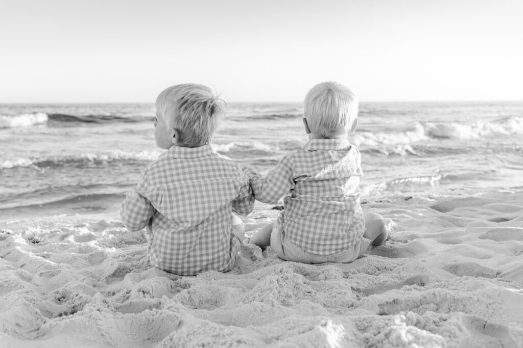 Black and white beach portrait for Fotos4Fosters testimonial