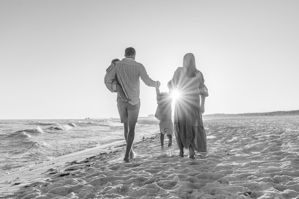 Black and white beach portrait for Fotos4Fosters testimonial